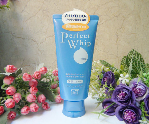 Sữa rửa mặt Shiseido Perfect Whip Nhật Bản 120g màu xanh